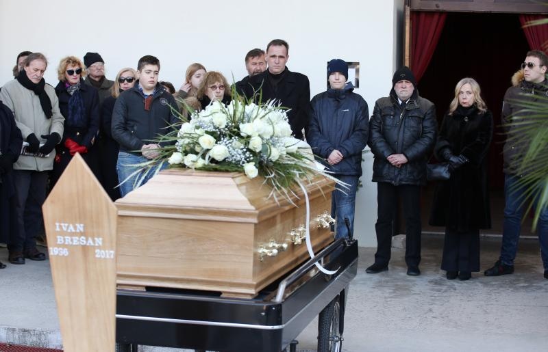 Posljednji ispraćaj velikog hrvatskog književnika Ive Brešana na šibenskom groblju Kvanj