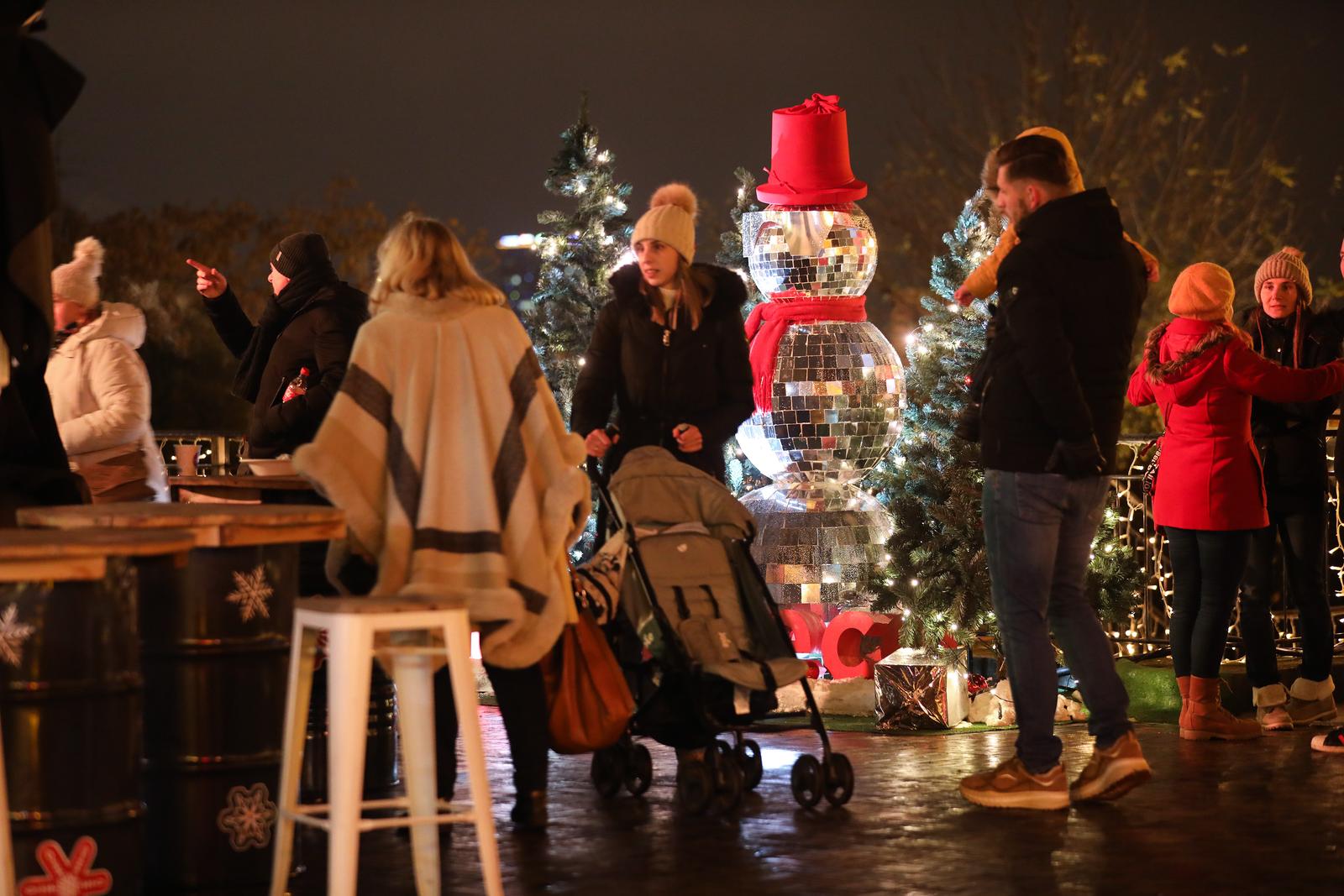 Zagrebački Advent ove godine pun je svjetla i šarenila