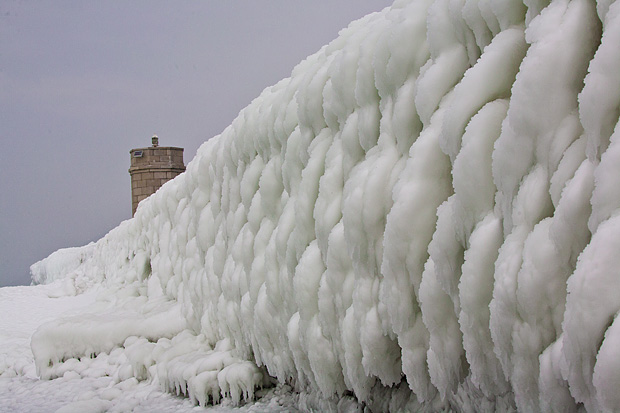 Senj u zagrljaju ledenog pokrivača, foto: Leo Banić