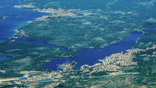 Zagreb-Split, 080912.
Let Zagreba za Split.
Na slici Sibenik i otoci sibenskog arhipelaga.
Foto: Zvonimir Barisin / CROPIX Zagreb-Split, 080912.
Let Zagreba za Split.
Na slici Sibenik i otoci sibenskog arhipelaga.
Foto: Zvonimir Barisin / CROPIX