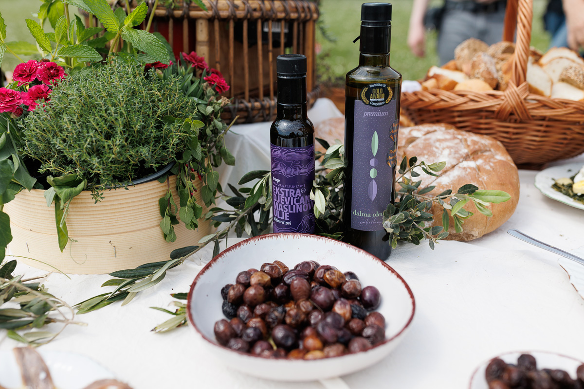 Materine užance @ kamp Crkvine, Vransko jezero Materine užance @ kamp Crkvine, Vransko jezero