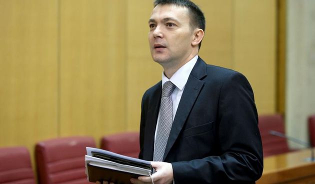 28.02.2014., Zagreb – Raspravom o izmjenama i dopunama zakona o sustavu drzavne uprave nastavljena je sjednica Sabora RH. Photo: Patrik Macek/PIXSELL Autor  Patrik Macek/PIXSELL Ključne riječi  Arsen Bauk