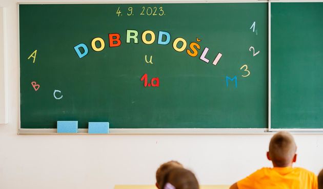 Prvi dan skole skola razred ucionica prvasici nastava skolstvo