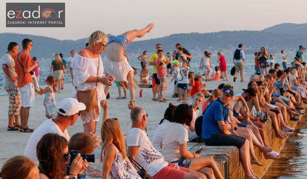 Turisti, turizam. Večernji đir po gradu 10. srpnja 2017.