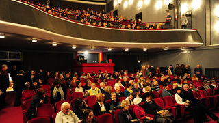 Zadar, 28.01.2013. snimio: Nenad Marčev 
HNK Šibenik 
Drama 
Bertolt Brecht: 
Pir malograđana 
redatelj: Dražen Ferenčina 
igraju: Žarko Potočnjak, Janko Popović – Volarić 
Helena Minić , Robert Ugrina, Vinko Štefanac 
Oriana Kunčić, Franka