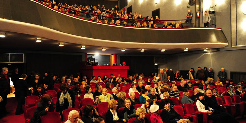 Zadar, 28.01.2013. snimio: Nenad Marčev 
HNK Šibenik 
Drama 
Bertolt Brecht: 
Pir malograđana 
redatelj: Dražen Ferenčina 
igraju: Žarko Potočnjak, Janko Popović – Volarić 
Helena Minić , Robert Ugrina, Vinko Štefanac 
Oriana Kunčić, Franka