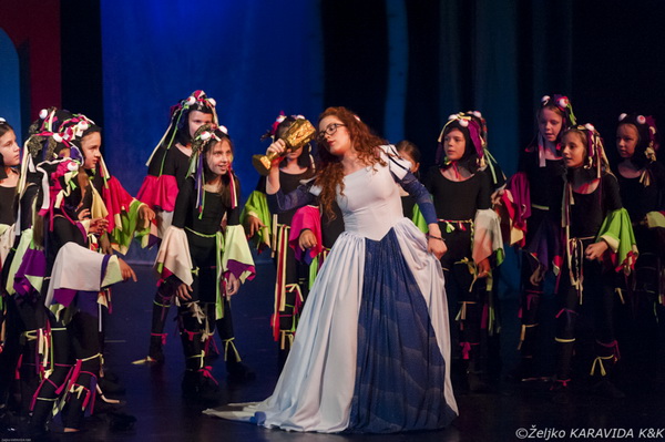 HNK Zadar: Bajka.hr Plesne udruge Gesta, Foto: Željko Karavida HNK Zadar: Bajka.hr Plesne udruge Gesta, Foto: Željko Karavida