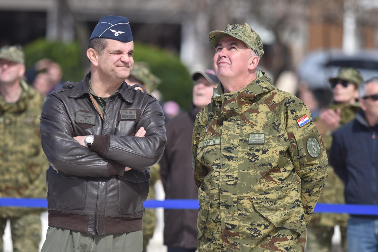 Iznad zadarske rive održan Letački program “Pukovnik Mirko Vukušić” Iznad zadarske rive održan Letački program “Pukovnik Mirko Vukušić”