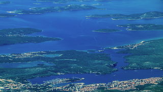 Zagreb-Split, 080912.
Let Zagreba za Split.
Na slici Sibenik i otoci sibenskog arhipelaga.
Foto: Zvonimir Barisin / CROPIX Zagreb-Split, 080912.
Let Zagreba za Split.
Na slici Sibenik i otoci sibenskog arhipelaga.
Foto: Zvonimir Barisin / CROPIX