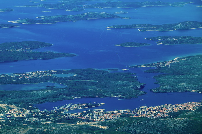 Zagreb-Split, 080912.
Let Zagreba za Split.
Na slici Sibenik i otoci sibenskog arhipelaga.
Foto: Zvonimir Barisin / CROPIX Zagreb-Split, 080912.
Let Zagreba za Split.
Na slici Sibenik i otoci sibenskog arhipelaga.
Foto: Zvonimir Barisin / CROPIX