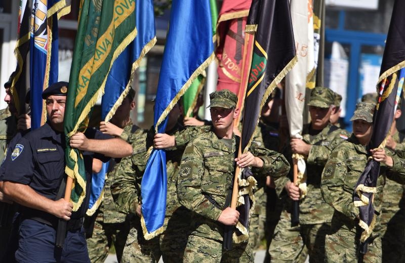 Knin: Generalna proba mimohoda uoči sutrašnje proslave 21. obljetnice VRA Oluja Knin: Generalna proba mimohoda uoči sutrašnje proslave 21. obljetnice VRA Oluja