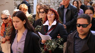 Cvjetnica 20. ožujka 2016: Nakon blagoslova maslinovih grančica, nadbisku Želimir Puljić predvodio je procesiju do katedrale sv. Stošije gdje je služio misno slavlje na kojem se pjevala Muka našeg Gospodina Cvjetnica 20. ožujka 2016: Nakon blagoslova maslinovih grančica, nadbisku Želimir Puljić predvodio je procesiju do katedrale sv. Stošije gdje je služio misno slavlje na kojem se pjevala Muka našeg Gospodina