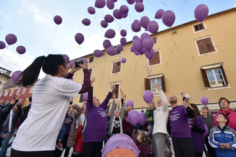 Image 380741 (auto) Image 380741 (auto)