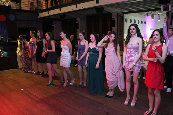 Maturalna večer Gimnazije Vladimira Nazora (foto:Saša Čuka) Maturalna večer Gimnazije Vladimira Nazora (foto:Saša Čuka)