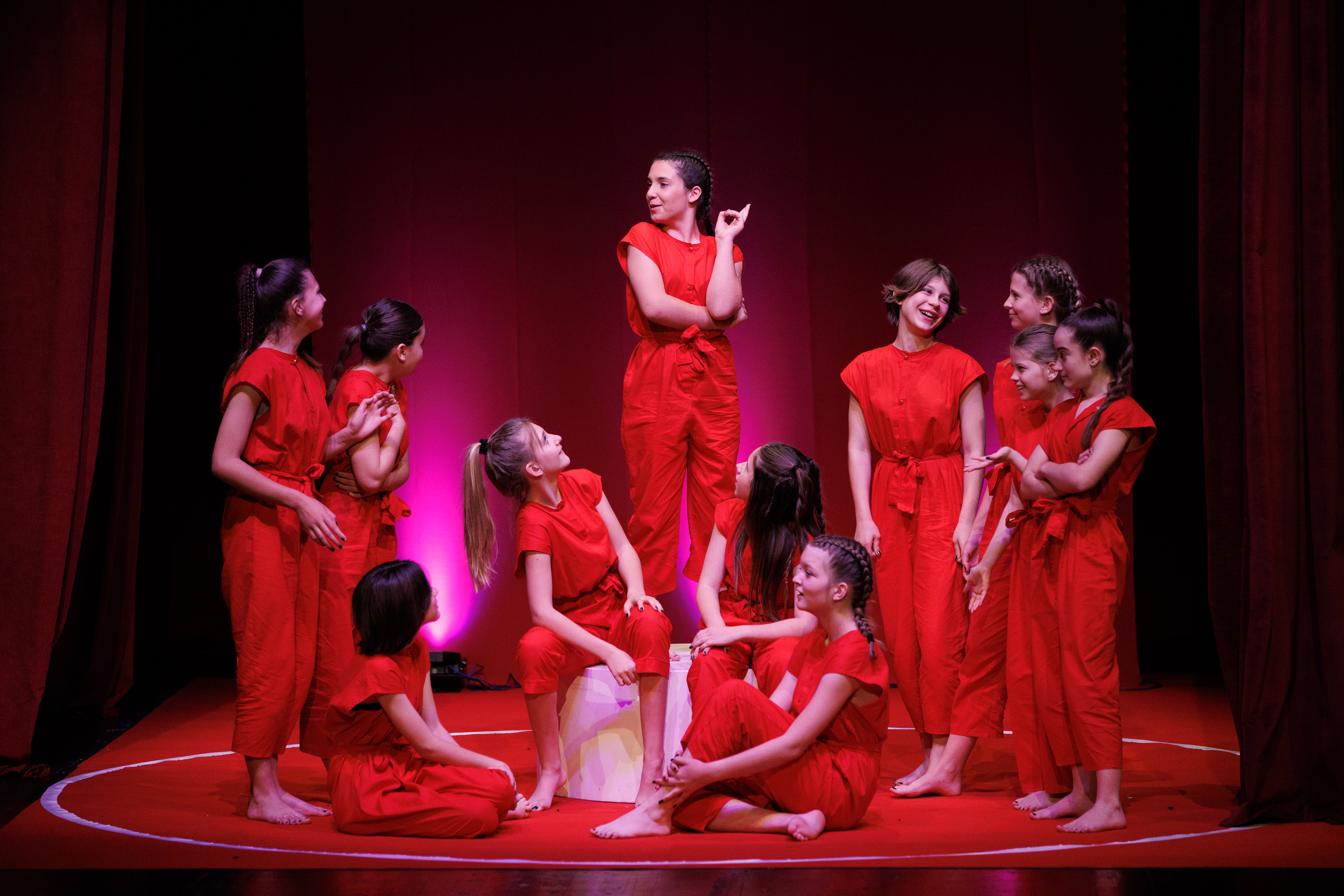 Igrajmo se: Zabranjeno mlađima od 15 strana A