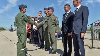 Svečanost povodom završetka obuke pilota na helikopterima OH-58D Kiowa Warrior Svečanost povodom završetka obuke pilota na helikopterima OH-58D Kiowa Warrior