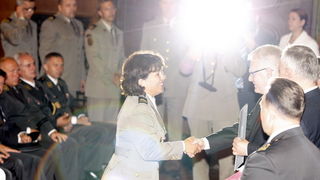 Zagreb, 020811.
Stanciceva ulica.
Ministarstvo obrane.
Podjela priznjanja i promaknuca hrvatskim casnicima povodom obiljezavanja akcije oluja.
Odlikovanja i promaknuca podjelio je predsjednik Ivo Josipovic.
Foto: Goran Mehkek / Cropix