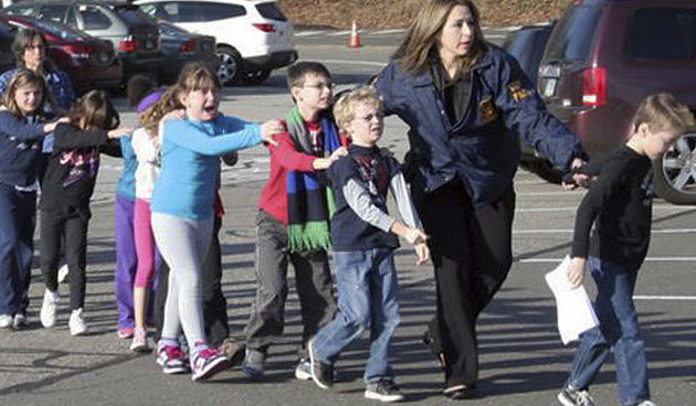 Spašena djeca u Newtownu, Foto: news.yahoo.com