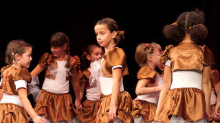 Plesna čestitka Zadarskog plesnog ansambla, Foto: Leo Banić Plesna čestitka Zadarskog plesnog ansambla, Foto: Leo Banić