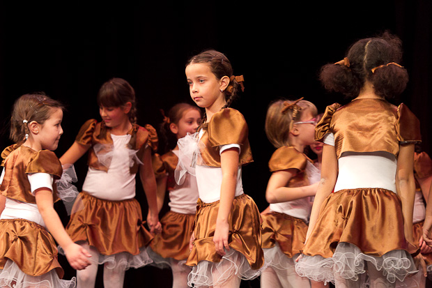 Plesna čestitka Zadarskog plesnog ansambla, Foto: Leo Banić Plesna čestitka Zadarskog plesnog ansambla, Foto: Leo Banić