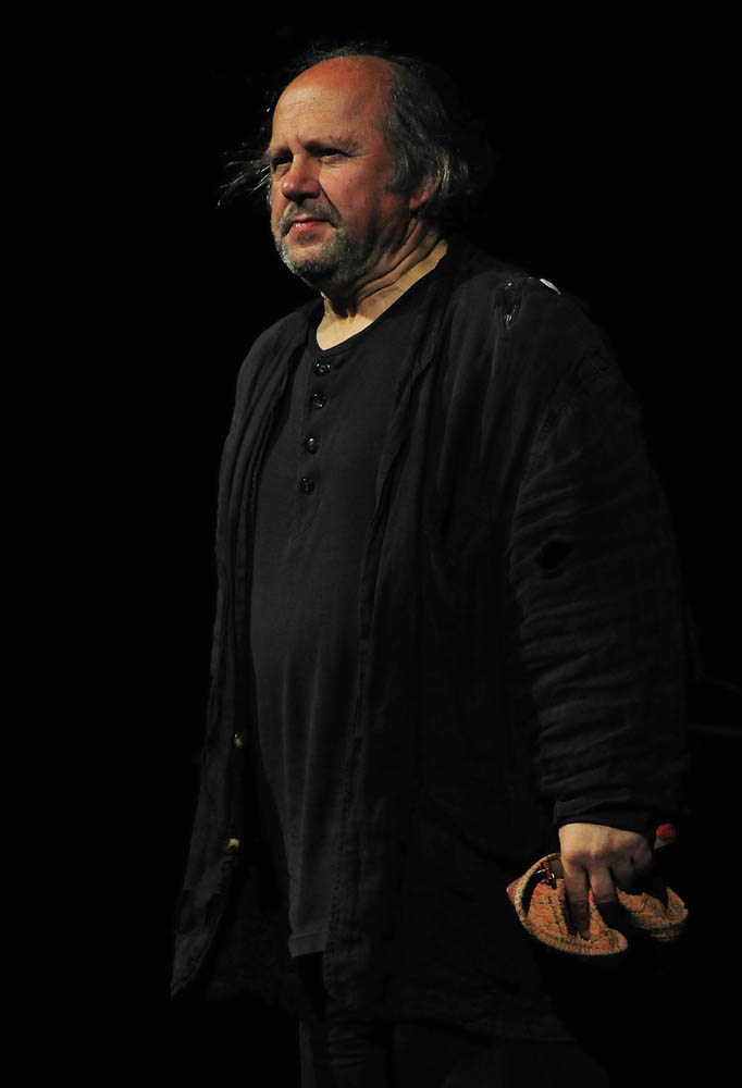 Zadar, 06.03.2013. snimio: Nenad Marčev,
Monodrama Zijaha Sokolovića,
Međuigre 0-24,
Redatelj Zijah Sokolović,
Dvorana HNK Zadar Zadar, 06.03.2013. snimio: Nenad Marčev,
Monodrama Zijaha Sokolovića,
Međuigre 0-24,
Redatelj Zijah Sokolović,
Dvorana HNK Zadar