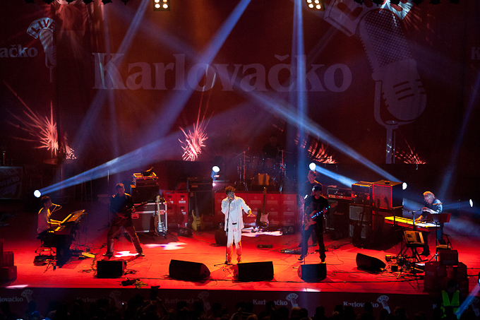 Karlovacko live: Halid Beslic i Crvena jabuka u dvorani Kresimir Cosic u Zadru, Foto: Leo Banic Karlovacko live: Halid Beslic i Crvena jabuka u dvorani Kresimir Cosic u Zadru, Foto: Leo Banic