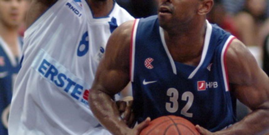 Zagreb, 260509.
Kosarkaska dvorana Drazen Petrovic.
A-1 liga za prvaka, prva utakmica finala doigravanja izmedju Cibone i Zadra.
Na slici: Alan Anderson i Julius Johnson.
Foto: Drago Sopta / CROPIX Zagreb, 260509.
Kosarkaska dvorana Drazen Petrovic.
A-1 liga za prvaka, prva utakmica finala doigravanja izmedju Cibone i Zadra.
Na slici: Alan Anderson i Julius Johnson.
Foto: Drago Sopta / CROPIX