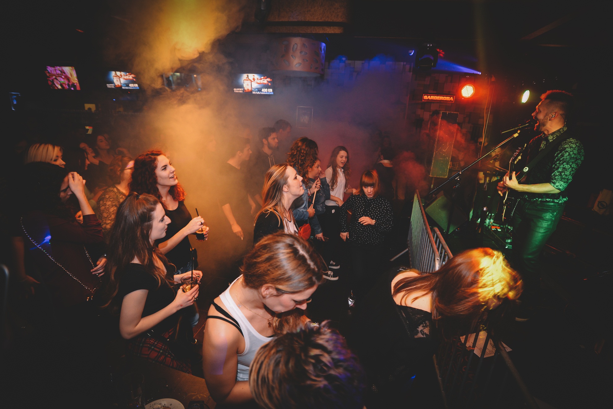 Vatra i Epilog u Maraschino baru, Foto: Iva Perinčić Vatra i Epilog u Maraschino baru, Foto: Iva Perinčić