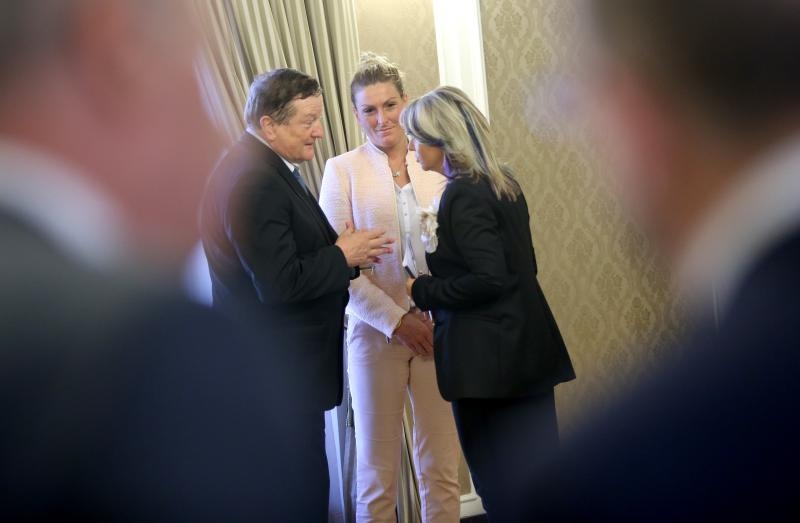 Predsjednik tehnicke Vlade Tihomir Oreskovic primio je predstavnike Europskih sveucilisnih igra Zagreb-Rijeka 2106. Tihomir Oreskovic, Adam Roczek Predsjednik tehnicke Vlade Tihomir Oreskovic primio je predstavnike Europskih sveucilisnih igra Zagreb-Rijeka 2106. Tihomir Oreskovic, Adam Roczek