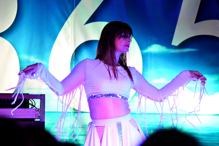 Vir : Colonia rasplesala tisuće posjetitelja na Viru ; foto Iva Perinčić Vir : Colonia rasplesala tisuće posjetitelja na Viru ; foto Iva Perinčić