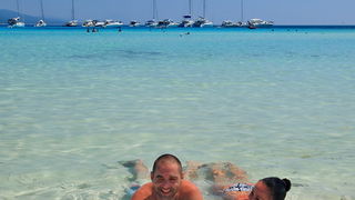 Dugi otok, 260609.
Dugi otok je jedva 1,5 sat udaljen od Zadra, jedan je od skrivenih Jadransih bisera. Sa raznolikom prirodom i plazama, cistim morem, on je namjenjen gostima koji vise cijene prirodu od zabave.
Na slici: jugoistocni dio Dugog otoka i naj