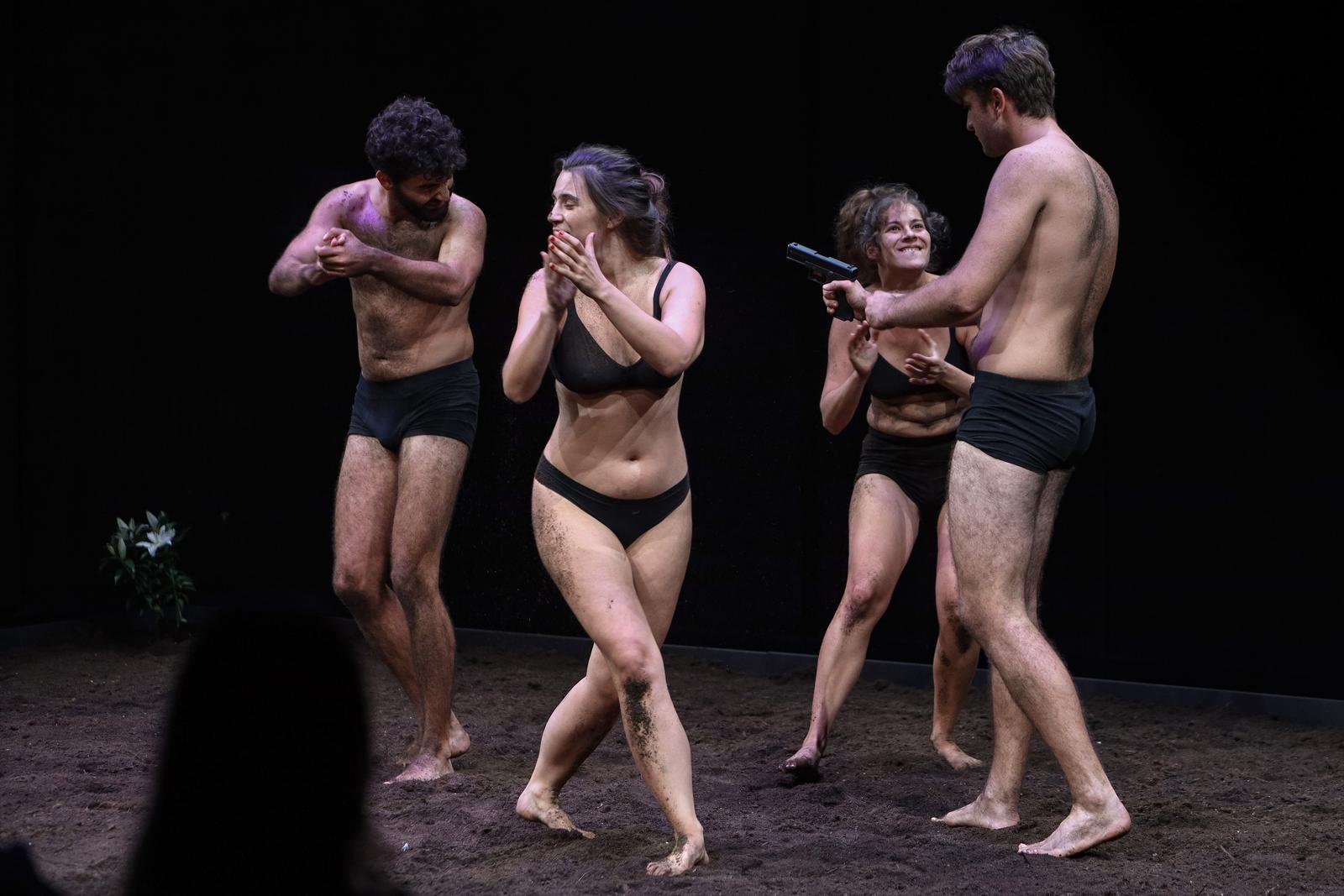 Predstava “(Pret)posljednja panda ili statika” u Kazalištu lutaka Predstava “(Pret)posljednja panda ili statika” u Kazalištu lutaka