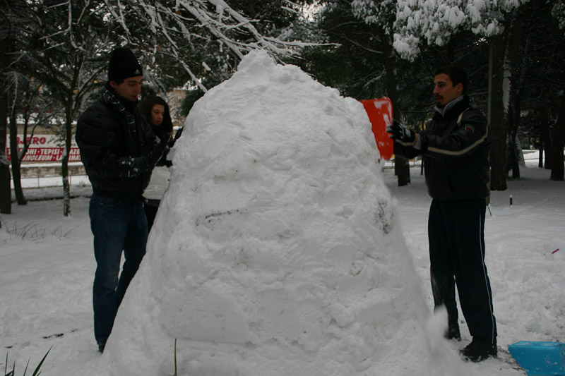 Izrada najvećeg snijegovića u gradu, foto: Ivan Matić