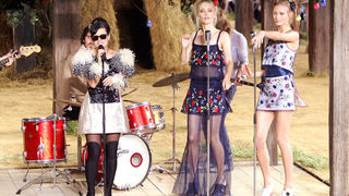 Chanel Proljeće/Ljeto 2010: “Barnyard Chic”