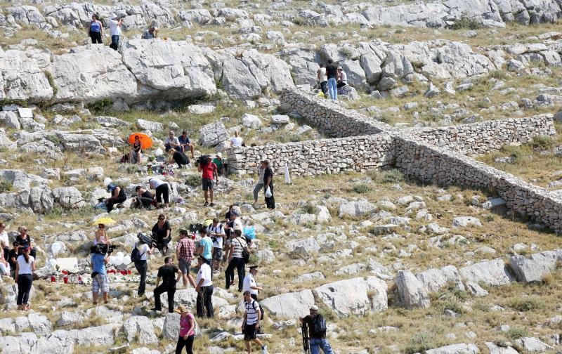 30.08.2015., Kornati – Na otoku Kornatu obiljezena je 8. obljetnica stradanja 12 vatrogasaca iz Sibenika, Vodica i Tisnog. Photo: Dusko Jaramaz/PIXSELL 30.08.2015., Kornati – Na otoku Kornatu obiljezena je 8. obljetnica stradanja 12 vatrogasaca iz Sibenika, Vodica i Tisnog. Photo: Dusko Jaramaz/PIXSELL