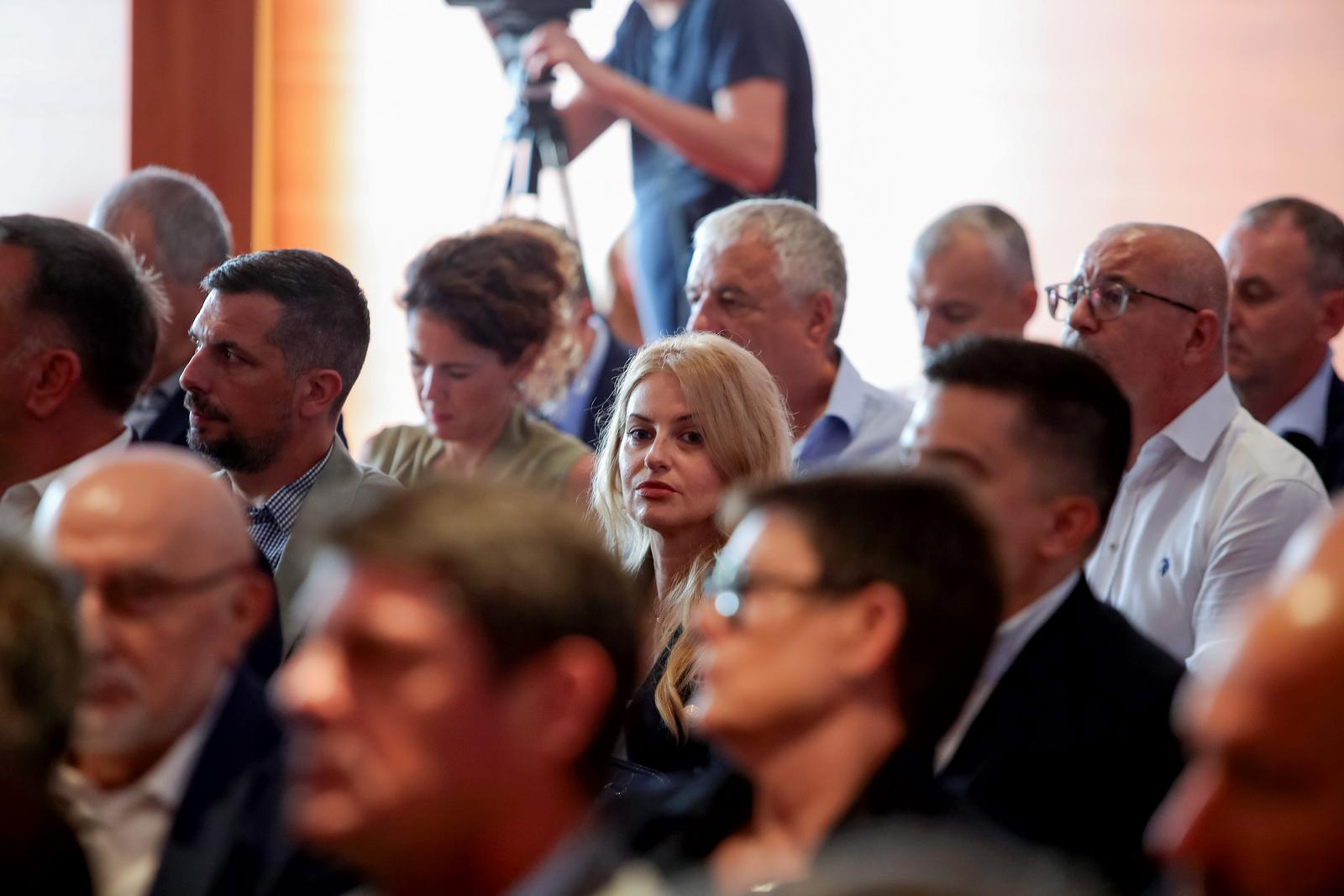 Dodijeljene plakete “Zlatna kuna” najuspješnijim tvrtkama u županiji