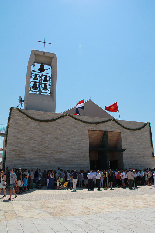 U Skabrnji odrzano veliko misno slavlje i procesija povodom blagdana Velike Gospe U Skabrnji odrzano veliko misno slavlje i procesija povodom blagdana Velike Gospe