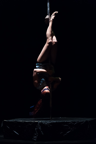 Pole/Chair/Dance show “Mental” @ HNK Zadar, 12.3.2016 – Foto: Ivan Toman Pole/Chair/Dance show “Mental” @ HNK Zadar, 12.3.2016 – Foto: Ivan Toman