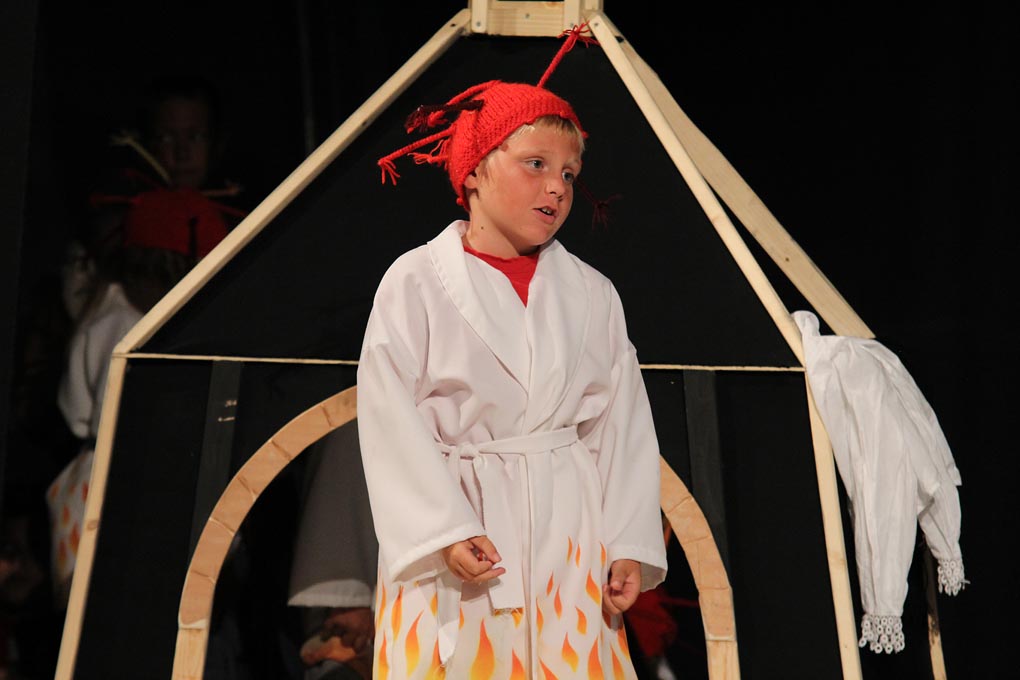 Diklo: “Šuma Striborova” u izvedbi kazališne radionice Donatolina, foto: Iva Perinčić Diklo: “Šuma Striborova” u izvedbi kazališne radionice Donatolina, foto: Iva Perinčić