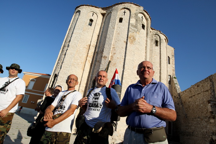 Zadar, 210812.
Hrvatski branitelji krenuli su jutros u hodnju koja ce trajati pet dana. Sudjeluju: Udruga veterana hrvatskih gardijskih postrojbi, Udruga veterana SJP MUP-a RH, UMDDRH Zadar, 210812.
Hrvatski branitelji krenuli su jutros u hodnju koja ce trajati pet dana. Sudjeluju: Udruga veterana hrvatskih gardijskih postrojbi, Udruga veterana SJP MUP-a RH, UMDDRH