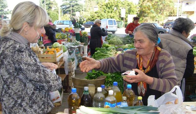 Zadarski aktivisti Kukuriku koalicije na tržnici u TC Relja i Arbanasima