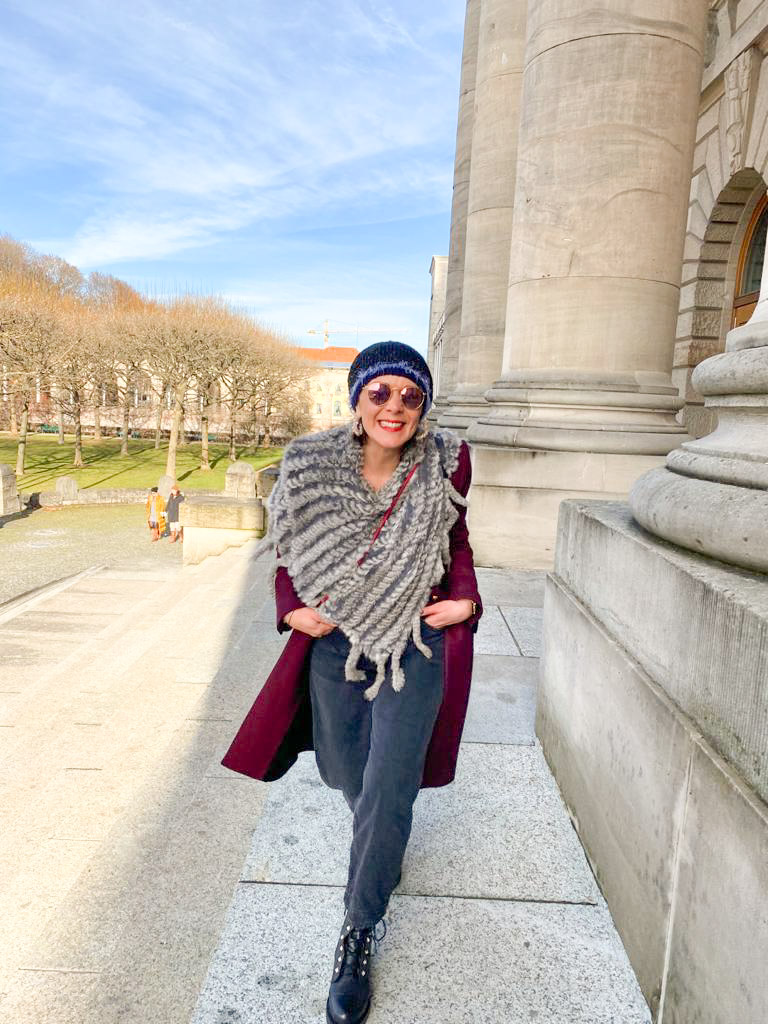 “Emily” je otišla u Pariz, a Petra u München: Zagrebačka Zadranka Petra Blagec već dvije godine živi u Njemačkoj, pokrenula i vlastiti modni brend “Emily” je otišla u Pariz, a Petra u München: Zagrebačka Zadranka Petra Blagec već dvije godine živi u Njemačkoj, pokrenula i vlastiti modni brend