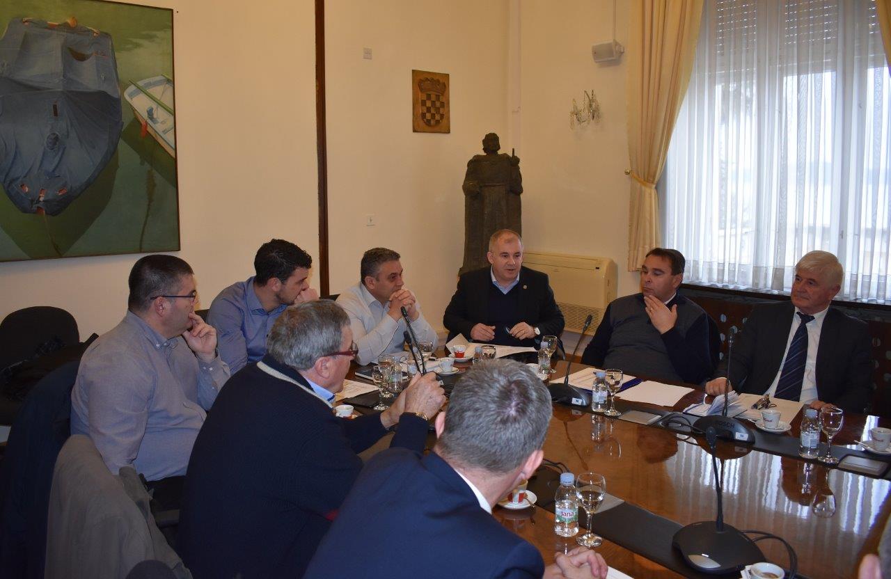 Zadarski župan Božidara Longin održao sastanak s gradonačelnicima i načelnicima Zadarski župan Božidara Longin održao sastanak s gradonačelnicima i načelnicima