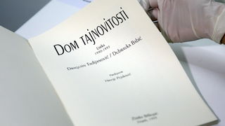 Slavonski Brod,06112012.
Dvodnevnom manifestacijom obiljezena je 107. obljetnica rodjenja Dragutina Tadijanovica.Svecanost je odrzana u Spomen domu Dragutina i Jele Tadijanovic.Medju bogatom ostavstinom koju je Tadija ostavio nalazi se i 440 vrijednih umj