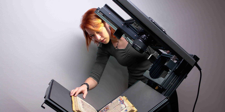 Digitalizator stare građe austrijskog Instituta Vestibia. Foto: Vestigia.at