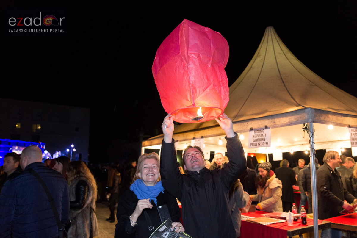 Humanitarni svjetlosni spektakl “Zaželi ljubav” na zadarskom Forumu, 18. veljače 2017. Humanitarni svjetlosni spektakl “Zaželi ljubav” na zadarskom Forumu, 18. veljače 2017.