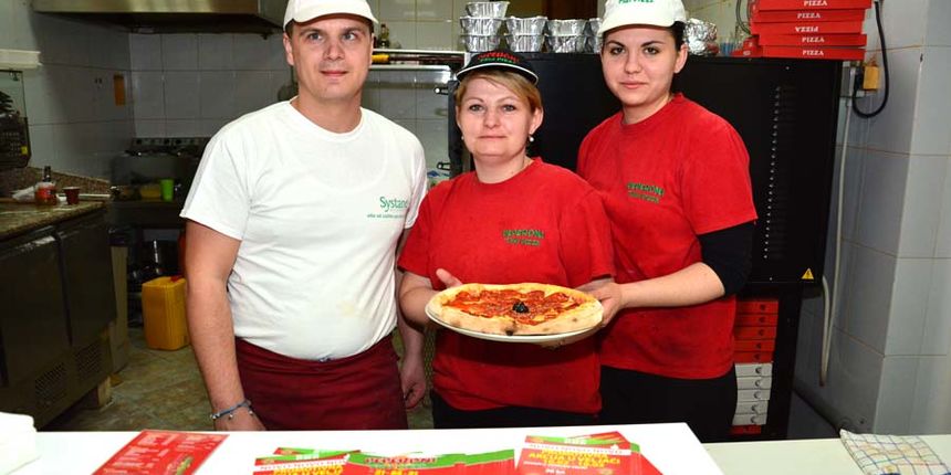 Peperoni pizza za korisnike Pučke kuhinje, foto: Iva Perinčić Peperoni pizza za korisnike Pučke kuhinje, foto: Iva Perinčić