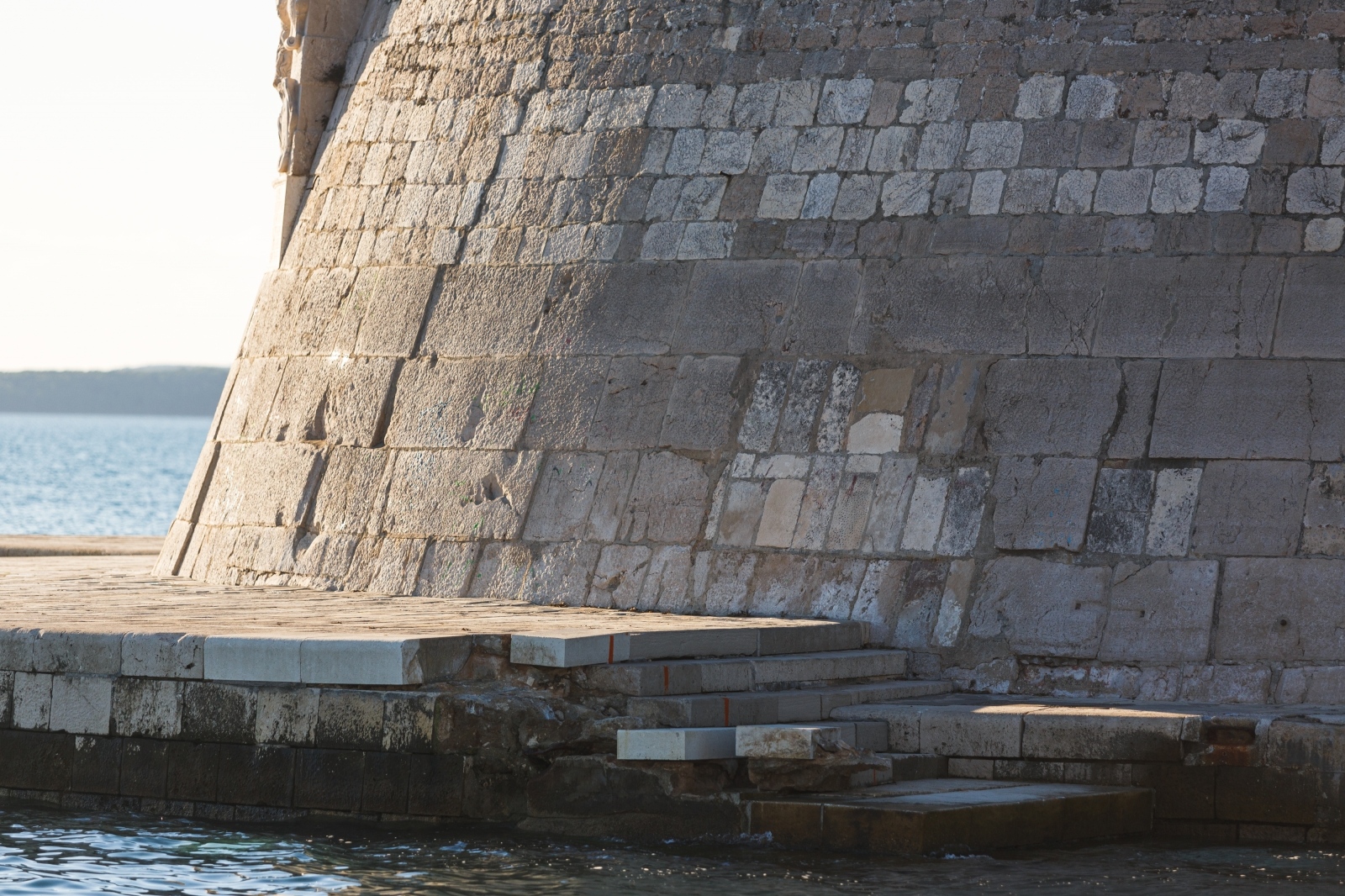 Dio zadarske rive urušio se nakon tijekom subotnjeg nevremena