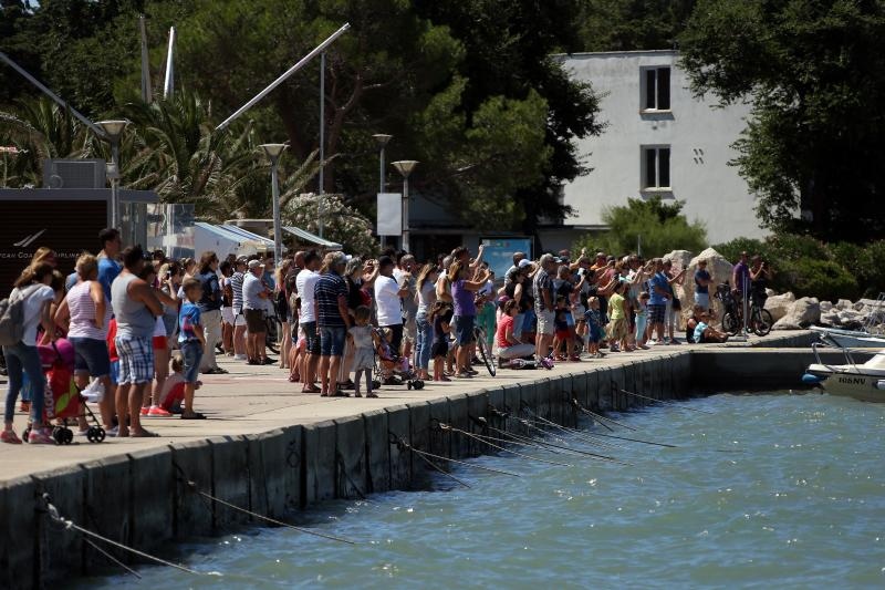 Novalja: Hidroavion sve popularniji način prijevoza između otoka i kopna