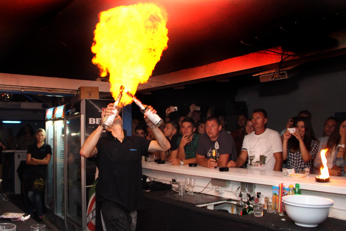 Noštromo bar Vir: Crazy flame night vol #3, foto: Iva Perinčić Noštromo bar Vir: Crazy flame night vol #3, foto: Iva Perinčić